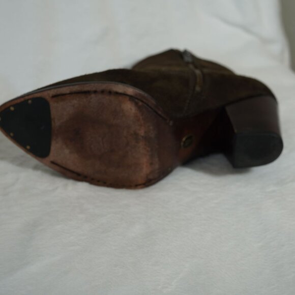 Frye Renee Seam Suede Short Boots‎ Size 8M - Picture 7 of 11